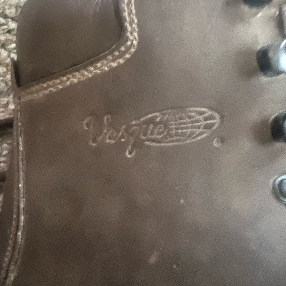 This is a size nine pair of vintage. Never worn. Non biodegradable soles. - Picture 3 of 8